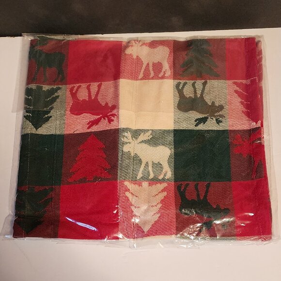 Park Imports Chrismoose Table Runner - Picture 2 of 3